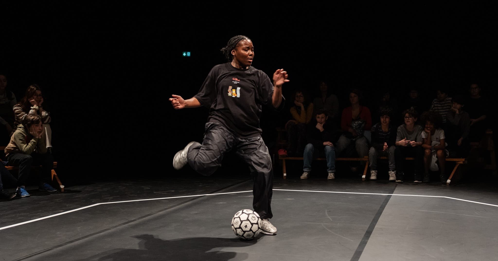 Foot, hip-hop et armure de guerrière ; le nouveau rituel de Sylvie Balestra