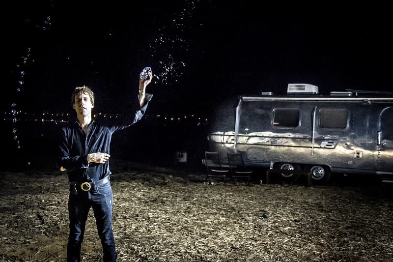 Dion de passage à Hossegor pour un virage punk