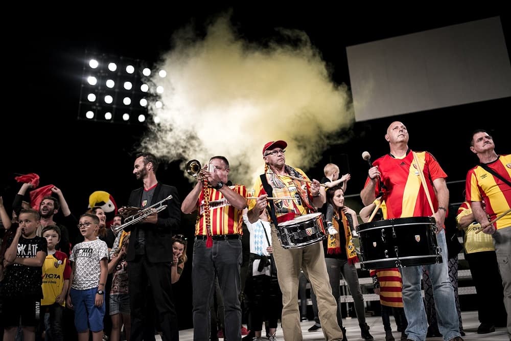 Entre foot et théâtre, le « meilleur public de France » débarque à Bordeaux avec Stadium