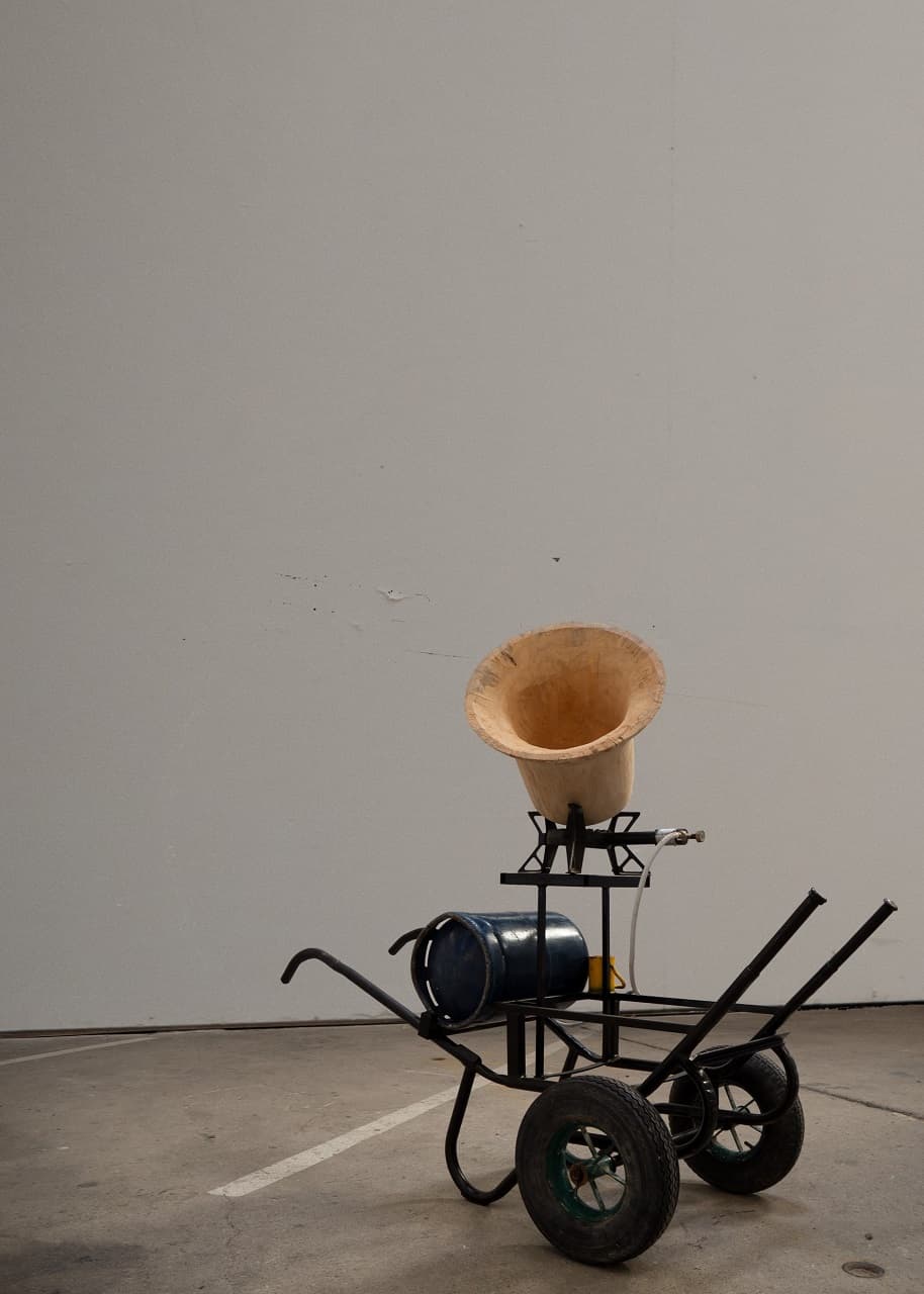 Les murmures des sculptures-instruments de Pierre Richard