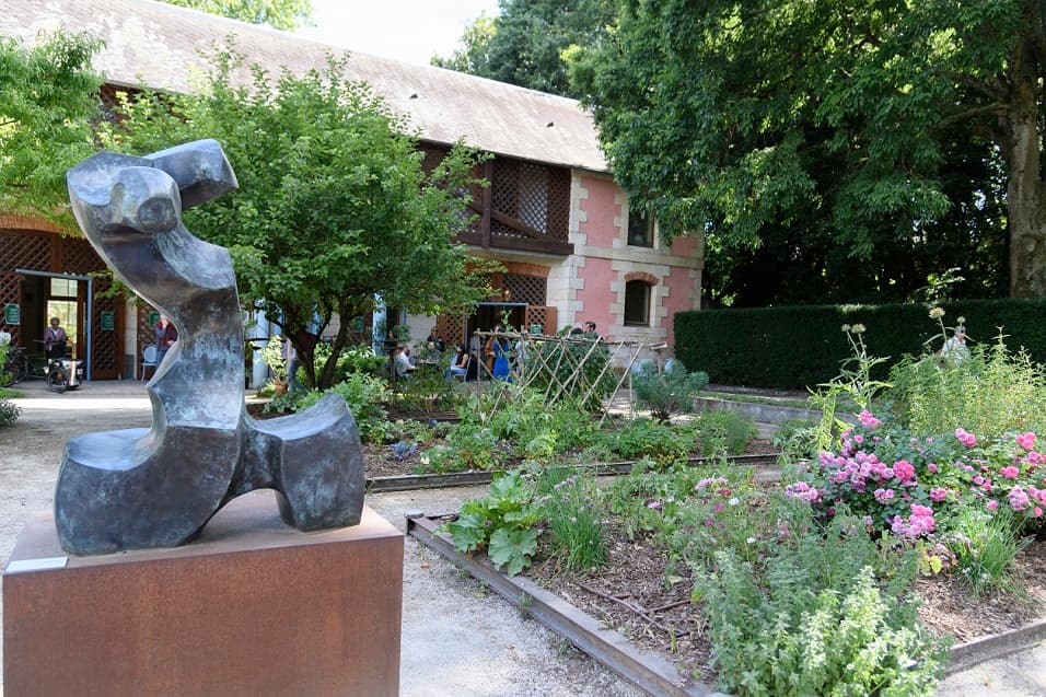 Un grand sculpteur célébré au parc Rivière à Bordeaux