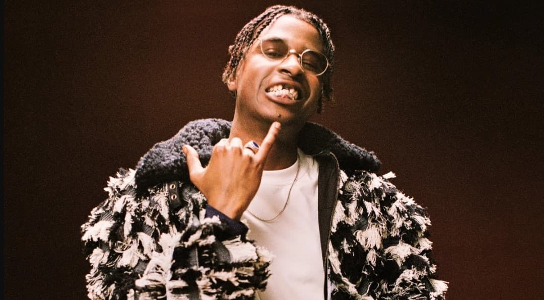 De Doc Gynéco à Rounhaa, choc des générations rap en approche