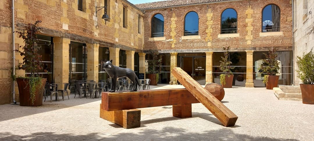 En Dordogne, la Biennale éphémère fait dialoguer art contemporain et patrimoine